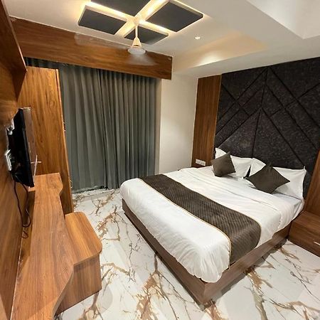 Hotel Palak Villa Ahmadábád Kültér fotó