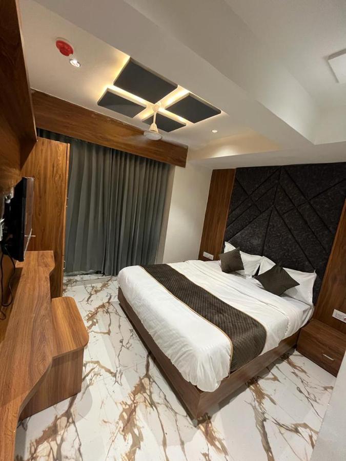 Hotel Palak Villa Ahmadábád Kültér fotó